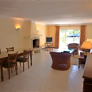 vale-do-garrao-villas.hotelaalgarve.com/
